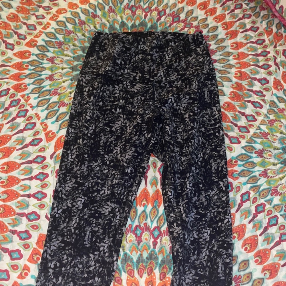 NWOT LULULEMON LEGGINGS